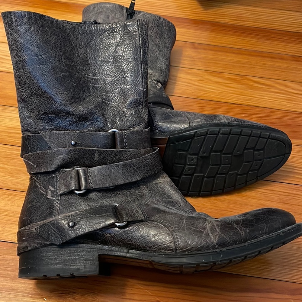 Vera Wang Lavender boots